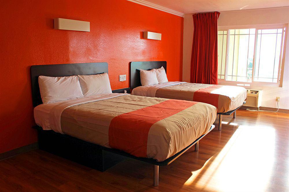 Motel 6-Vista, Ca Екстер'єр фото