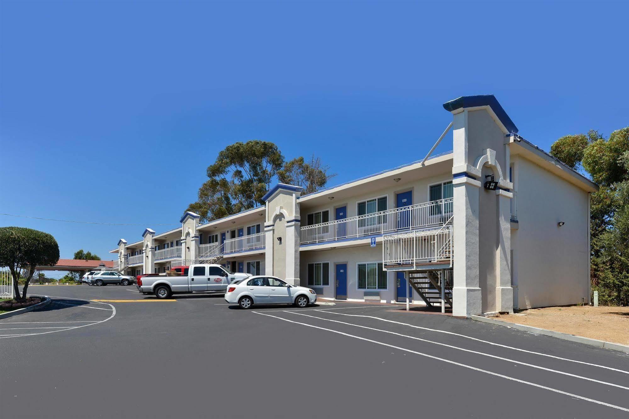 Motel 6-Vista, Ca Екстер'єр фото