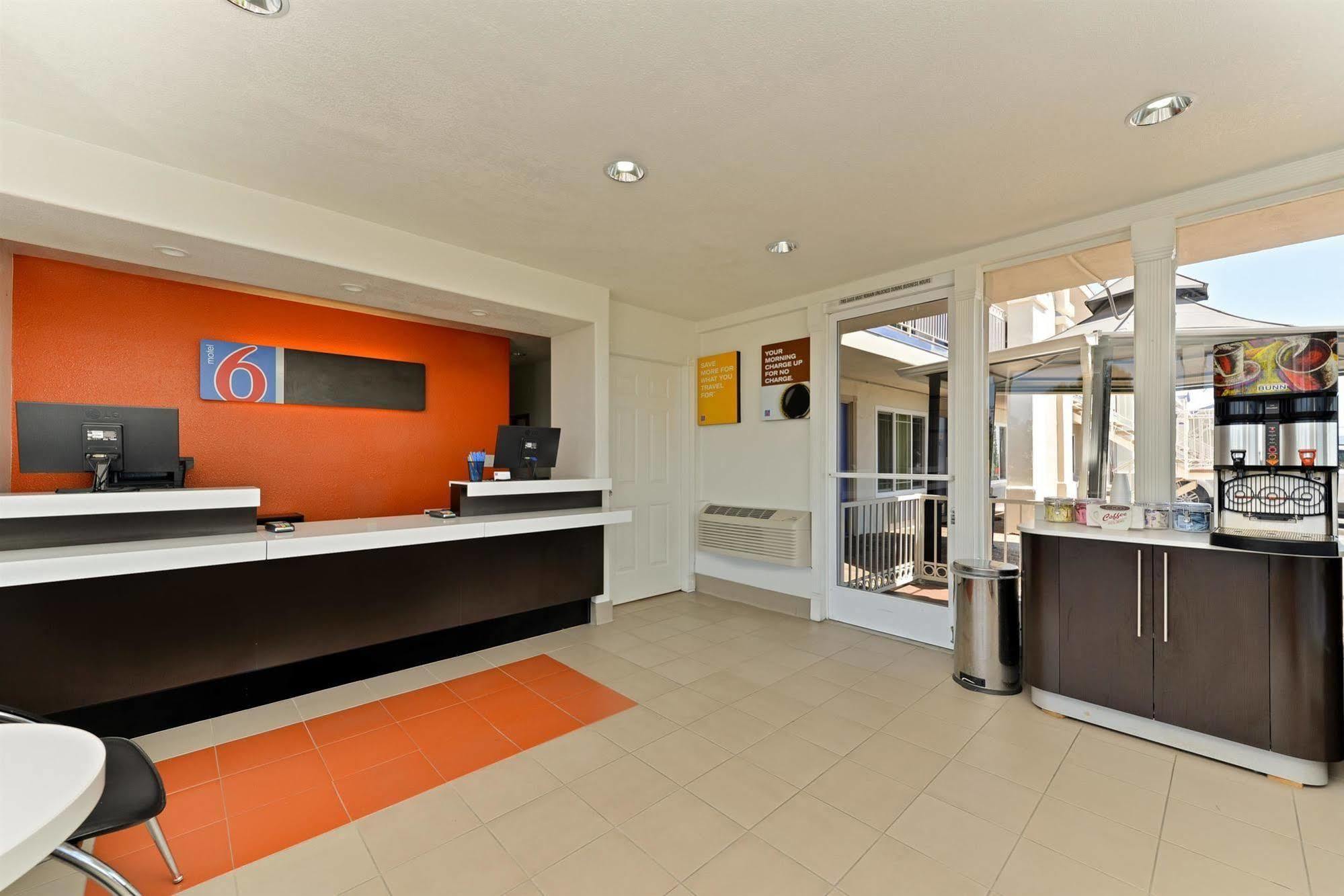 Motel 6-Vista, Ca Екстер'єр фото
