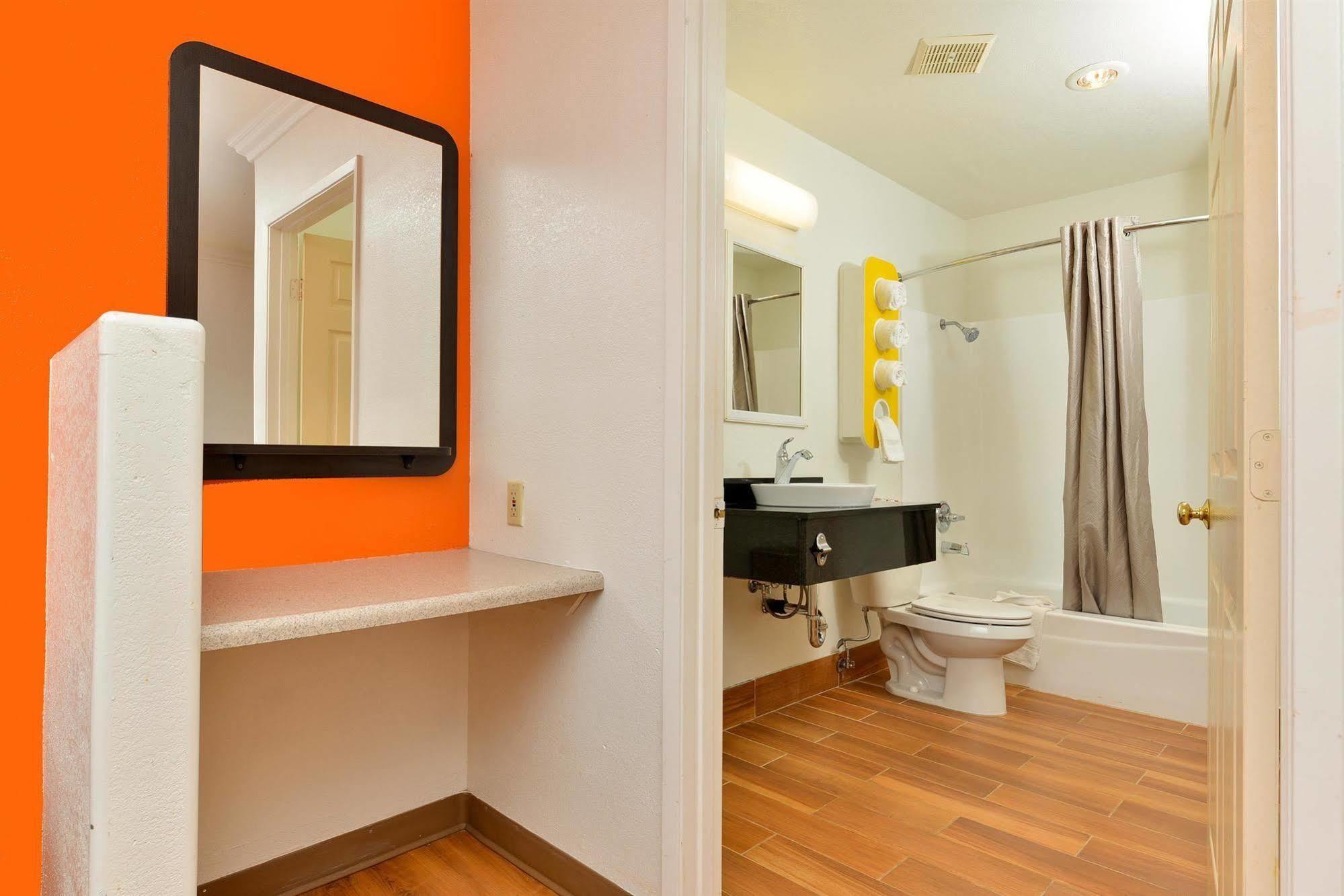 Motel 6-Vista, Ca Екстер'єр фото