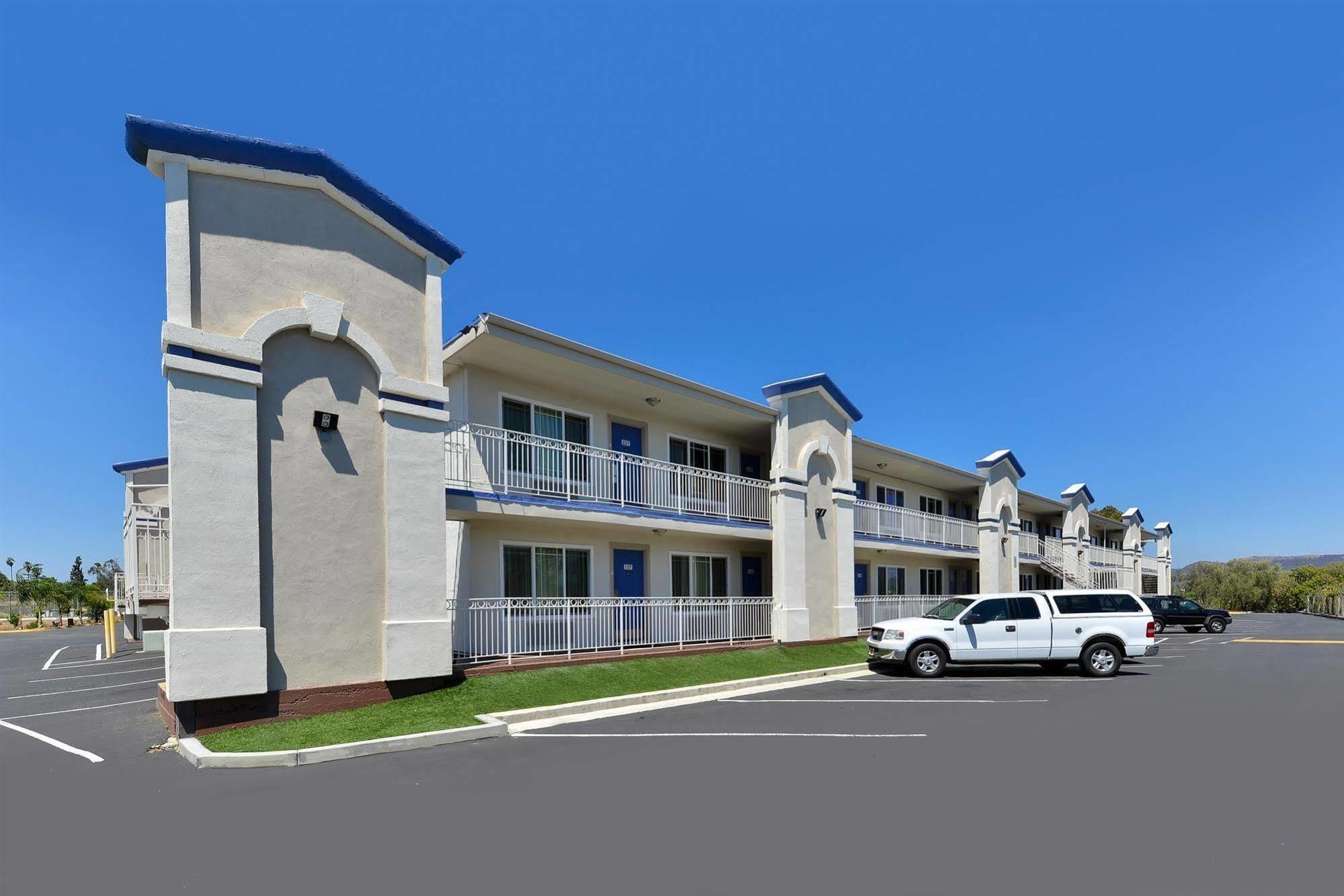Motel 6-Vista, Ca Екстер'єр фото