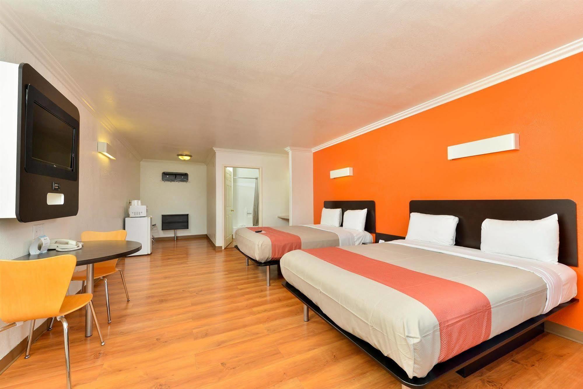 Motel 6-Vista, Ca Екстер'єр фото