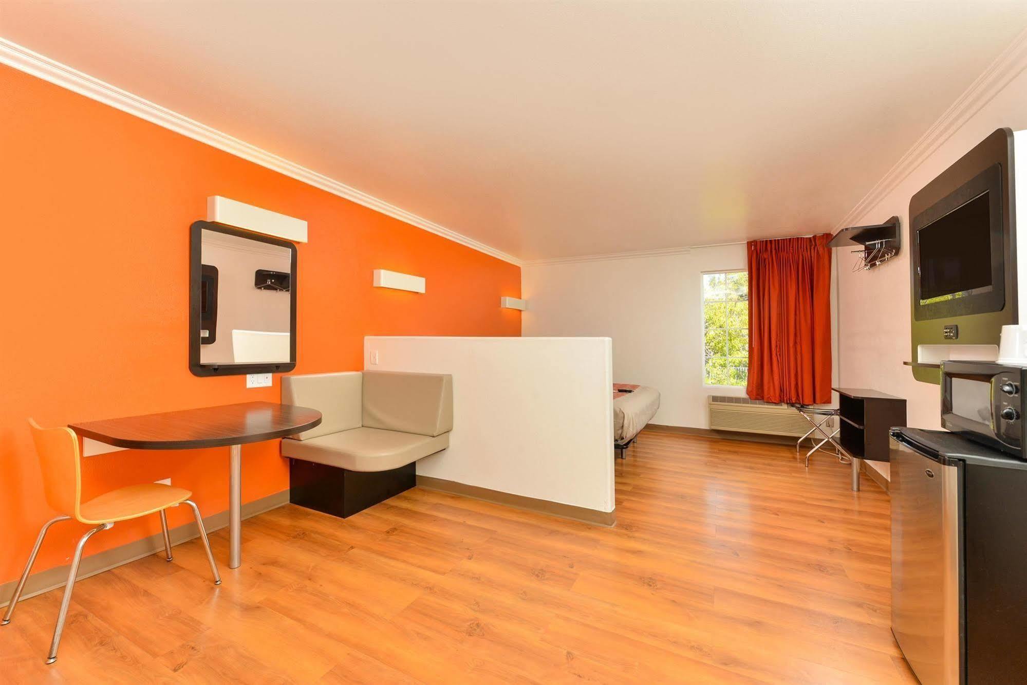 Motel 6-Vista, Ca Екстер'єр фото