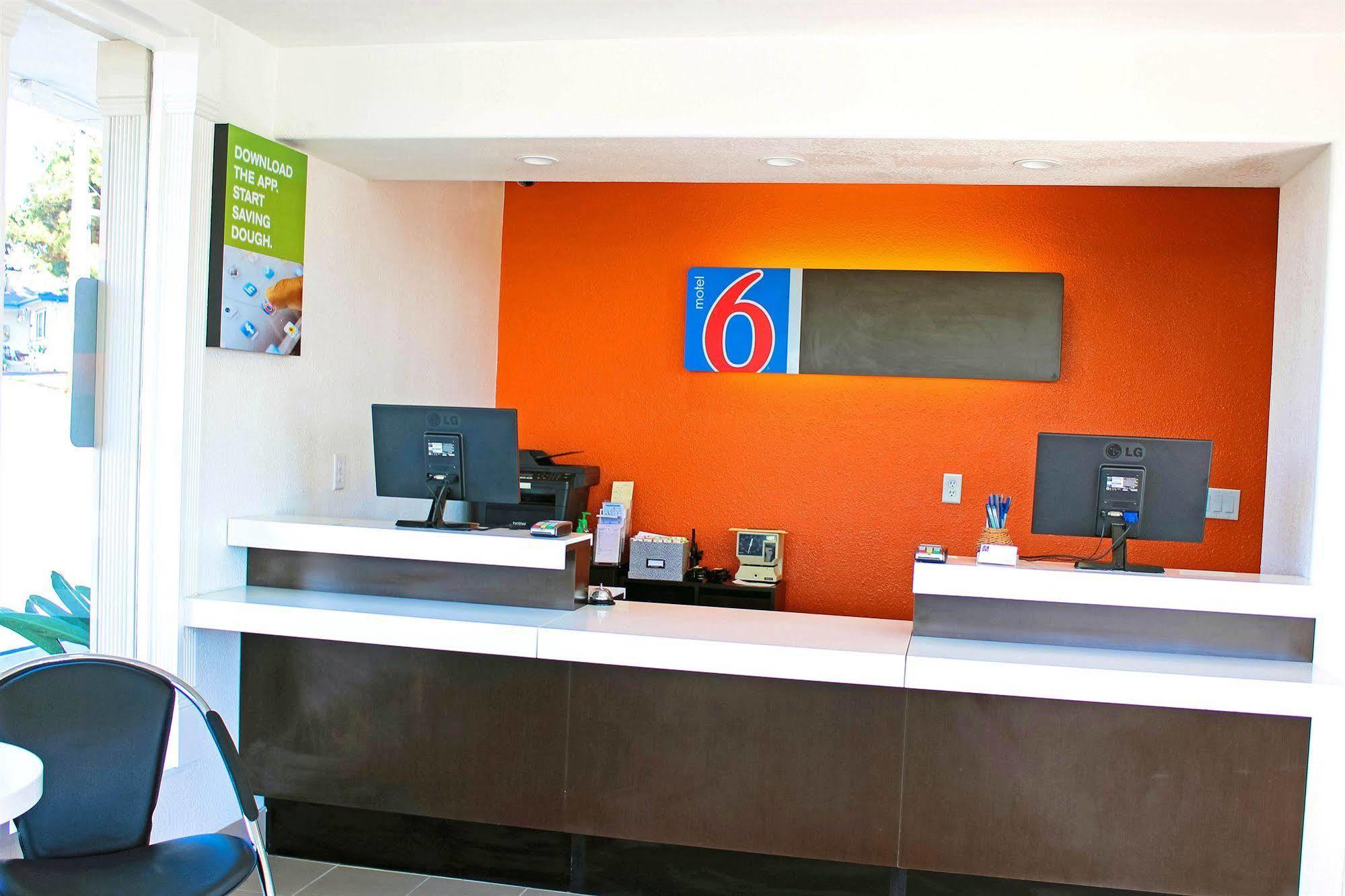 Motel 6-Vista, Ca Екстер'єр фото