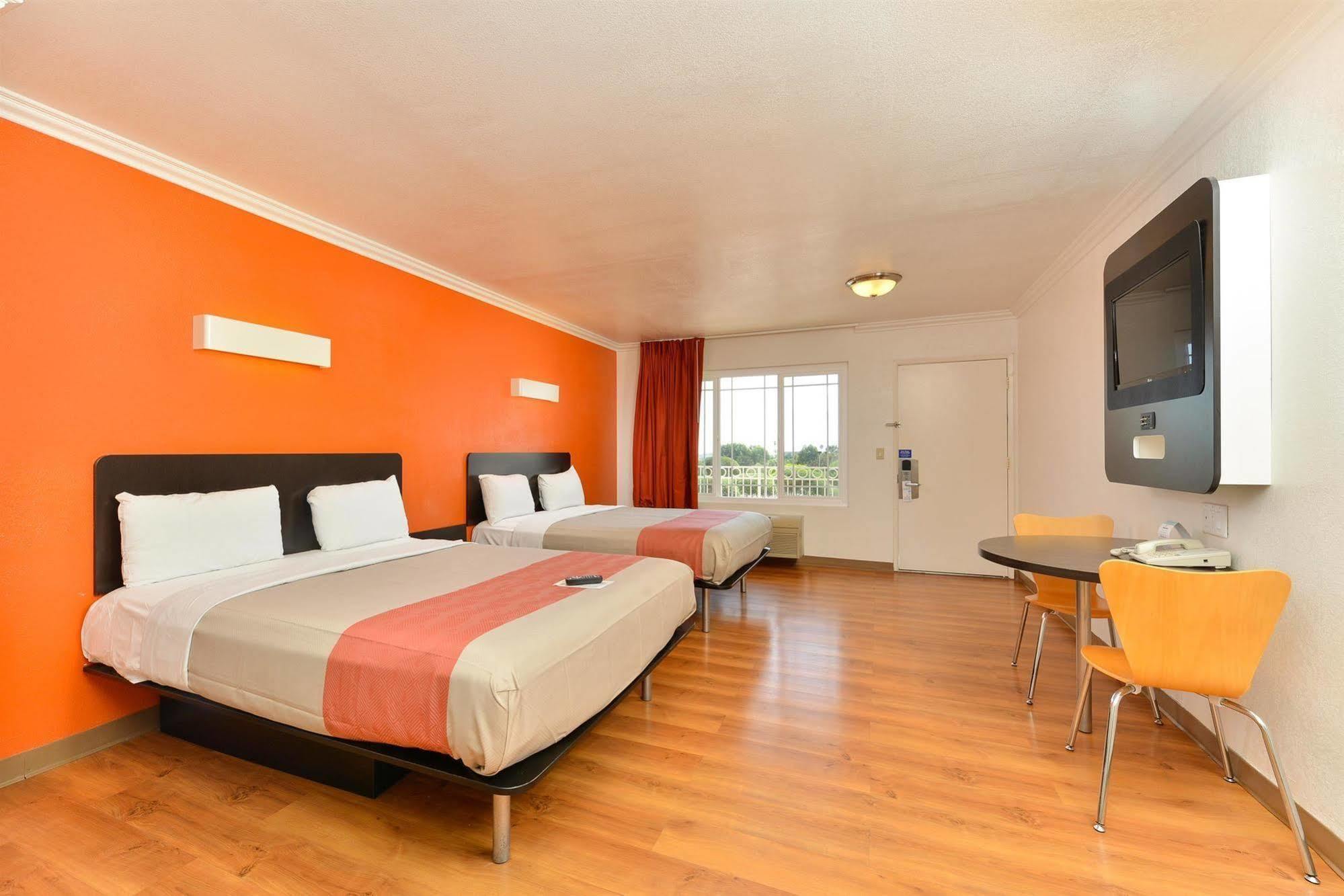 Motel 6-Vista, Ca Екстер'єр фото