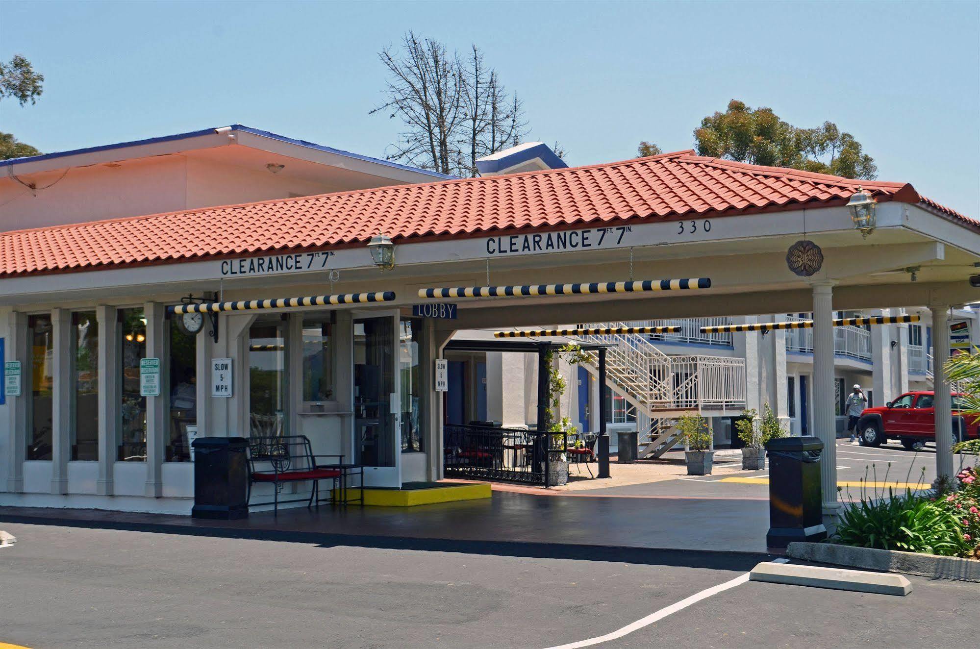 Motel 6-Vista, Ca Екстер'єр фото