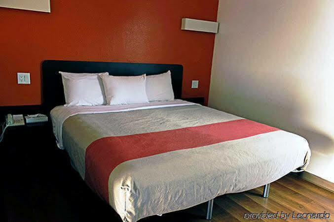Motel 6-Vista, Ca Екстер'єр фото
